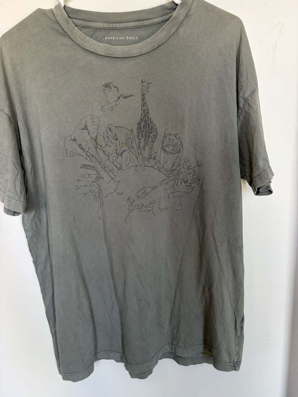 oversized american eagle animal t shirt- loose...